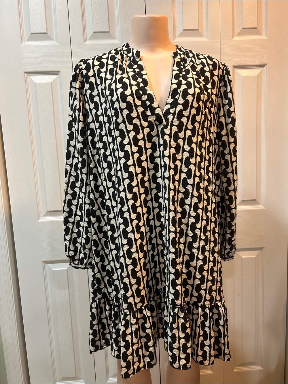 Zara Black and White Wave-Print Mini Dress